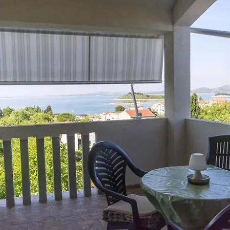 アパート In With Sea View, Balcony, Air Conditioning, Wifi *
