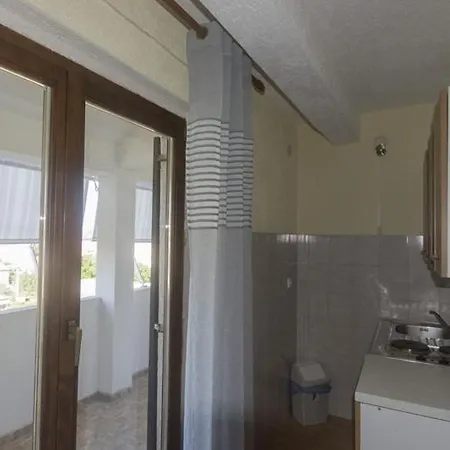 アパート In With Sea View, Balcony, Air Conditioning, Wifi Pakoštane