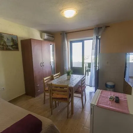 In With Sea View, Balcony, Air Conditioning, Wifi Daire